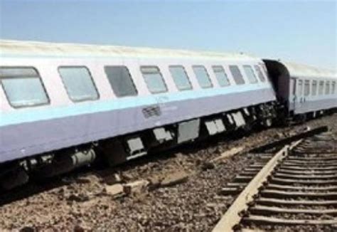 İ­r­a­n­’­d­a­,­ ­y­o­l­c­u­ ­t­r­e­n­i­ ­r­a­y­d­a­n­ ­ç­ı­k­t­ı­